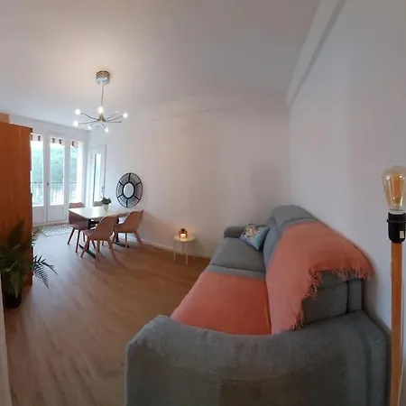 Apartamento Rénové Avec Balcon à 100 M De La