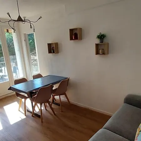 Renove Avec Balcon A 100 M De La *